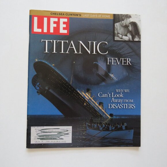 Life Magazines Titanic Fever, Exclusive About Everest, UFOs On the Covers - Picture 3 of 4